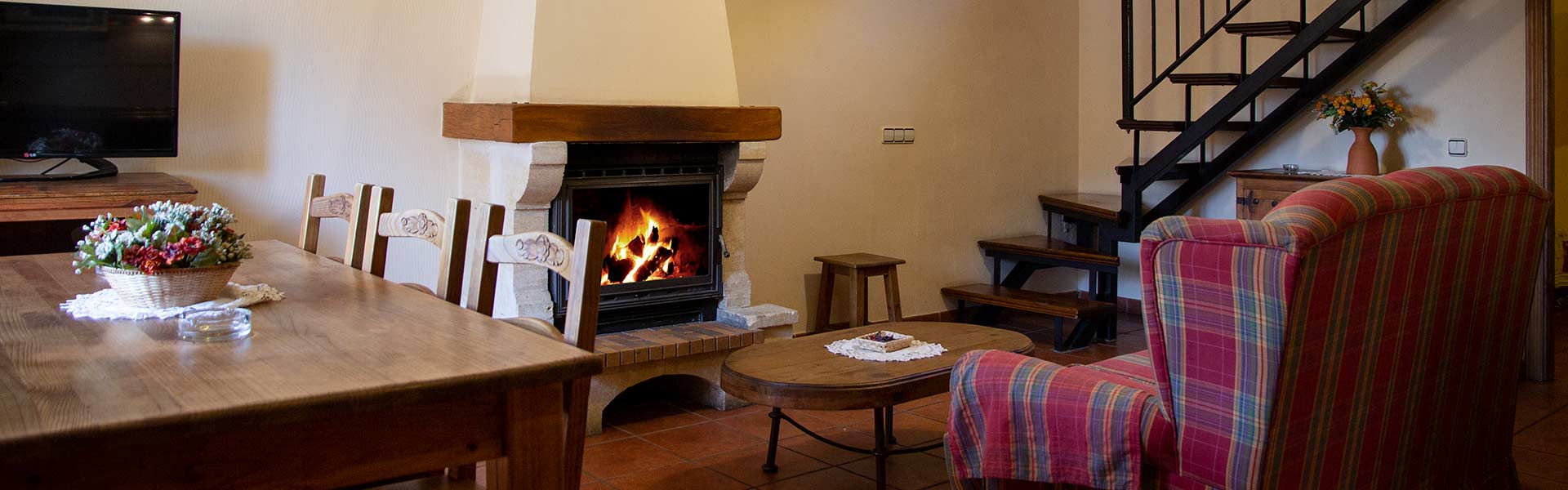 Salón casa rural para grupos · Sierra Norte de Madrid
